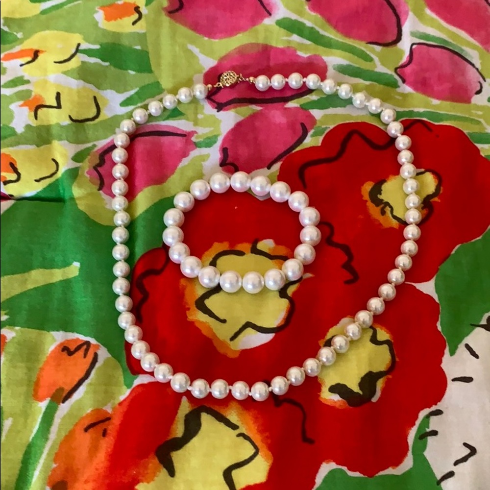 Freshwater pearl necklace and bracelet set